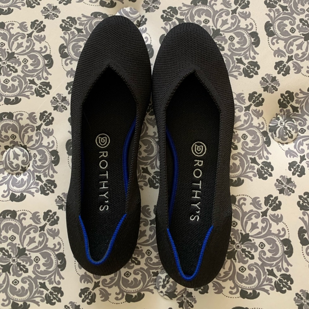 Rothy’s black flats